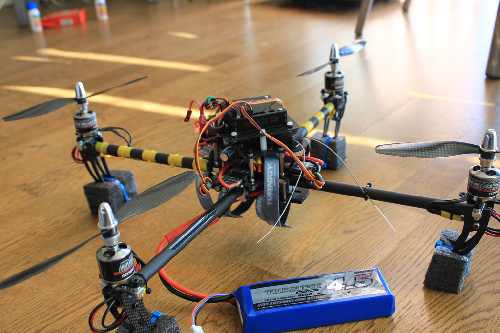 Ready for test. Balanced carbon fiber propellers and a massive 4500mah high discharge LiPo battery